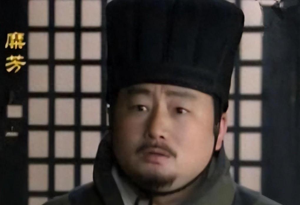 他亲手打开城门，葬送了三国武圣关羽。他以为投降东吴能换一世荣华，结果孙权的谋士虞