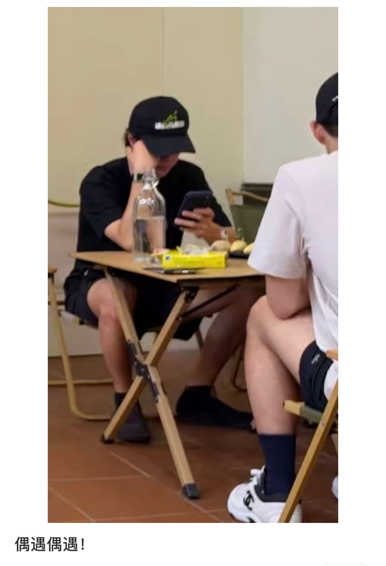 心里不得劲儿了[泪奔]怎么都在偶遇王一博啊 马来西亚偶遇王一博 ​​​