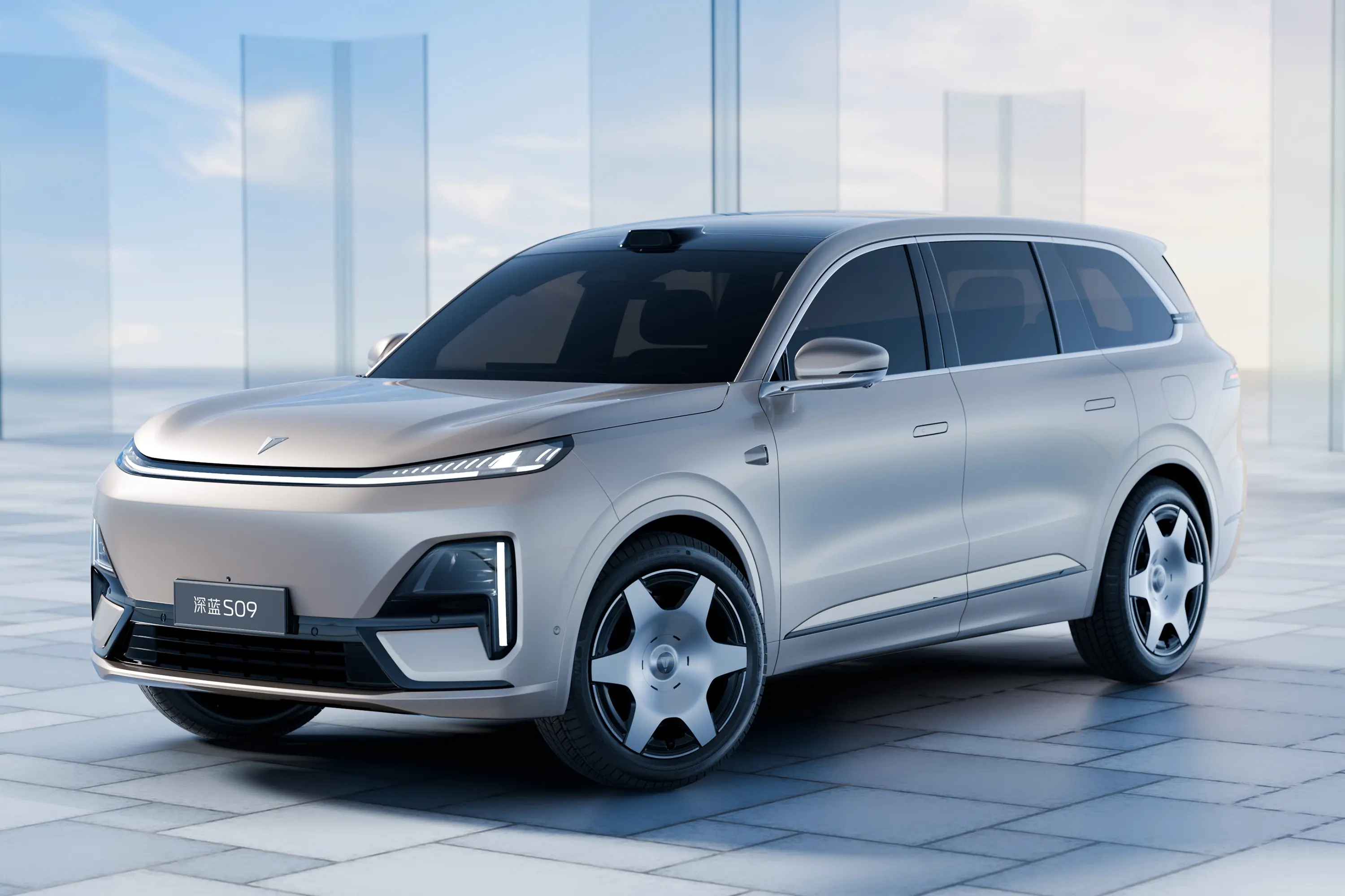 开深蓝S09这段时间，是真觉得它把家庭用车的实用和科技平衡得很好。市区通勤靠智驾