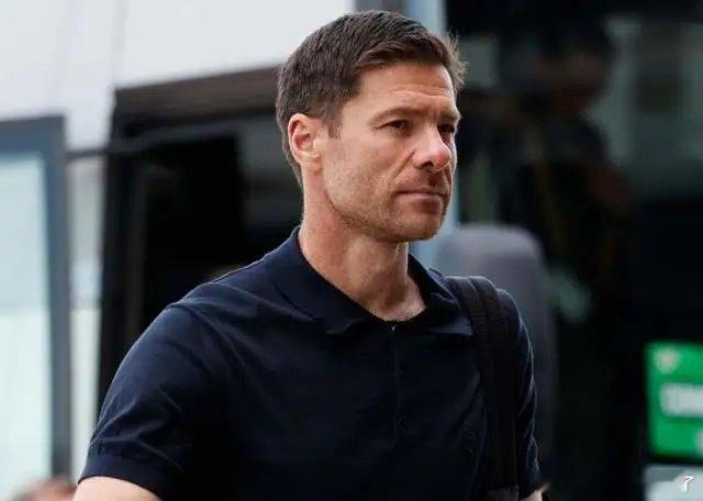 皇马更衣室困局：巨星皆"老板" 阿隆索难镇豪华之师12月3日，深度媒体TA撰文解