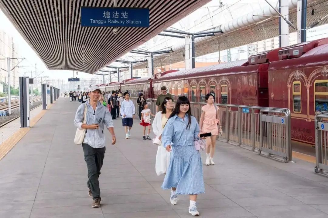 自7月起，全国首列沉浸式文旅专列“津旅时光号”将正式开行京津冀全新线路。在已开通