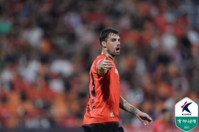 【官方：江原外援中后卫图奇受到追加停赛】韩国职业足球联盟在4月23日召开赏罚委员