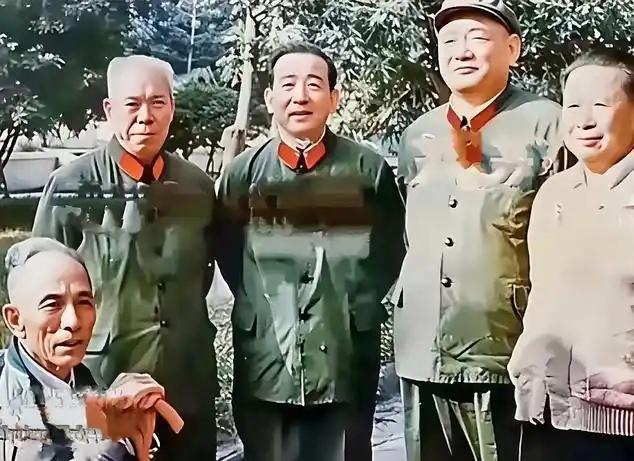 开国中将陈康将军建国后先后任十三军军长，昆明军区副司令员、代司令员。将军擅长山地