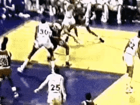 乔丹精彩的锦集看多了
那么就来看看他吃火锅的锦集
送2记大火锅给他的球员是谁，这