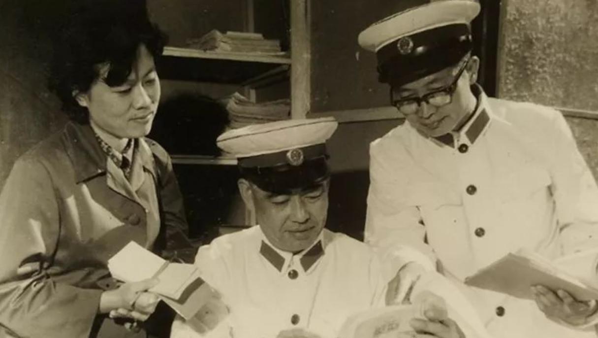 1977年6月，贵州独山县的生产队巡山员在“纳得假山洞”附近闻到一股恶臭。他以为