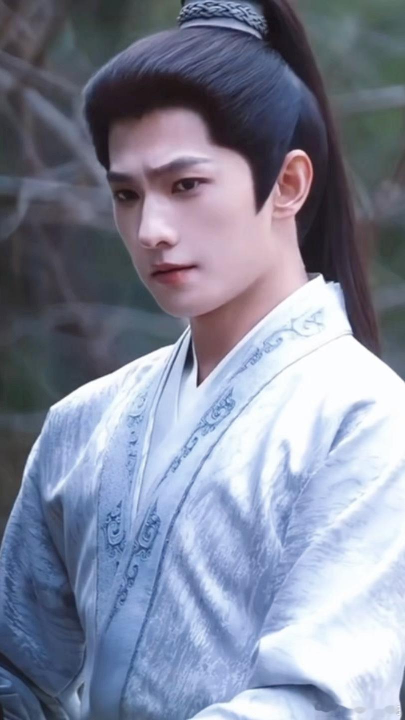 何不同舟渡杨洋网传《何不同舟渡》男主杨洋，古装，该剧以南宋背景下的家国动荡为舞台