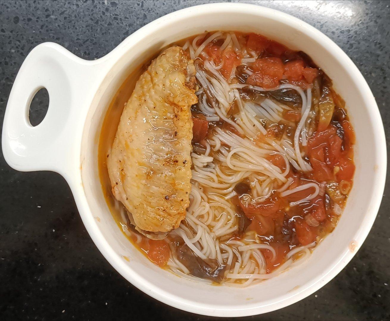 #糖糖的饭饭##科学育儿营养护航# 昨天是糖糖3岁生日，周末爸爸妈妈休息才正式过