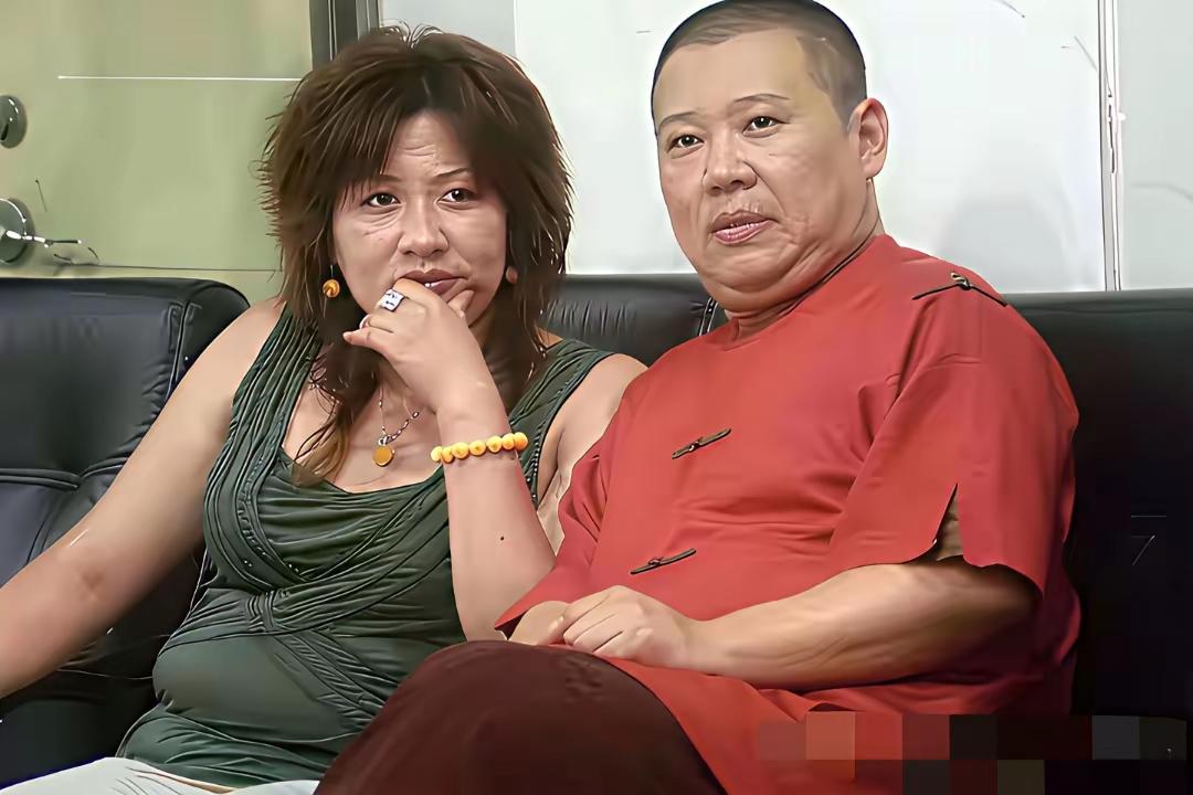女版郭德纲？郭德纲和他老婆，这才是夫妻相，真正的灵魂伴侣！
最近看到郭德纲和他老