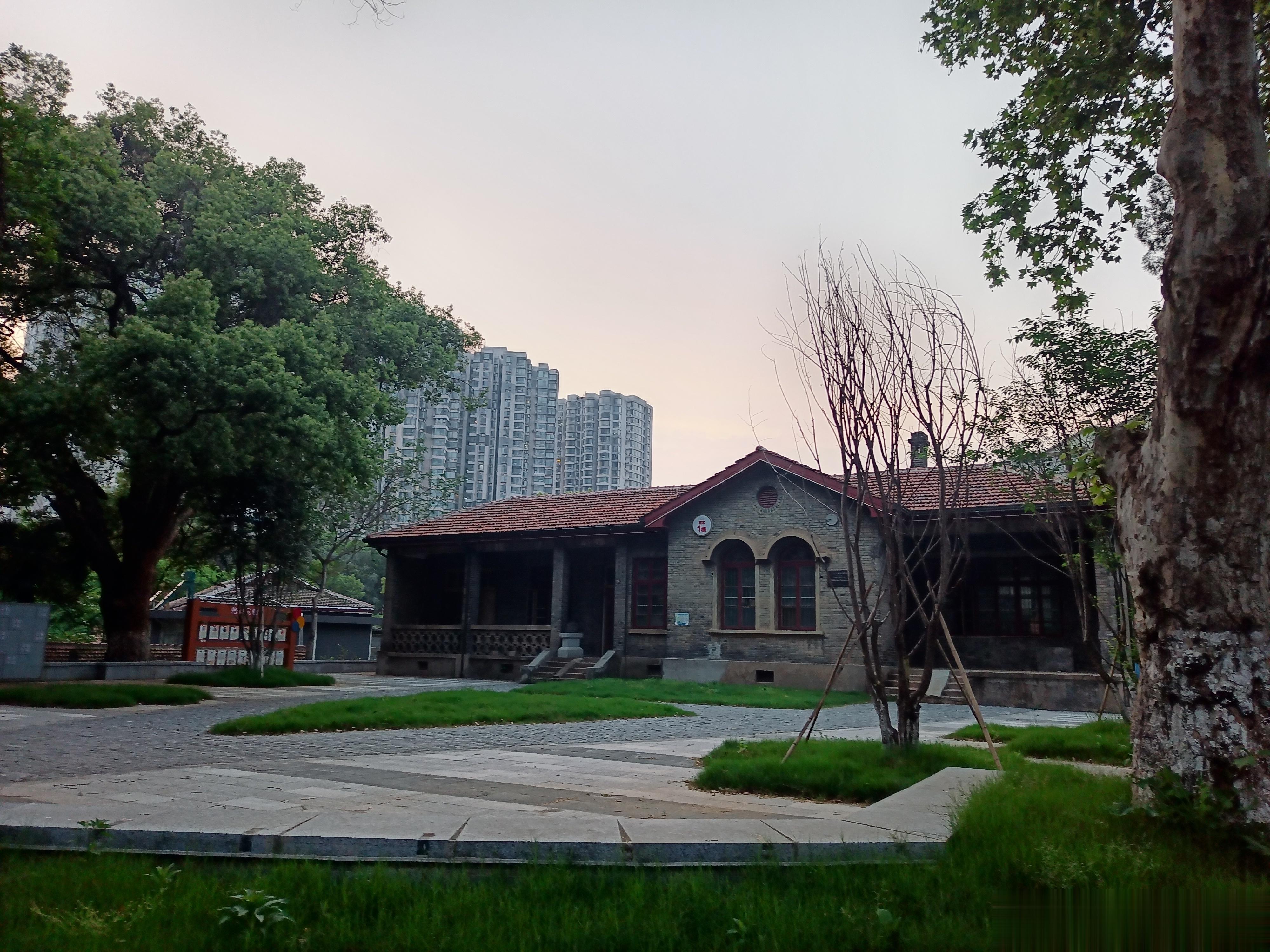 九江也快发完了。作为新晋的国家历史文化名城，此处还是值得说道的。先不提庐山，九江