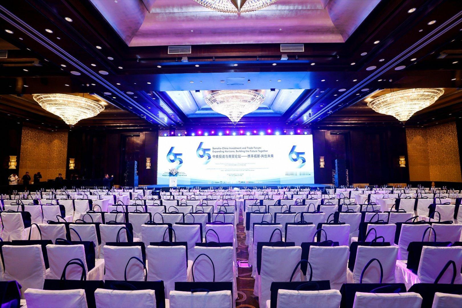 年轻人在送一种很新的伴手礼不同地域的特色在一份礼包里相遇，freeskin护手霜