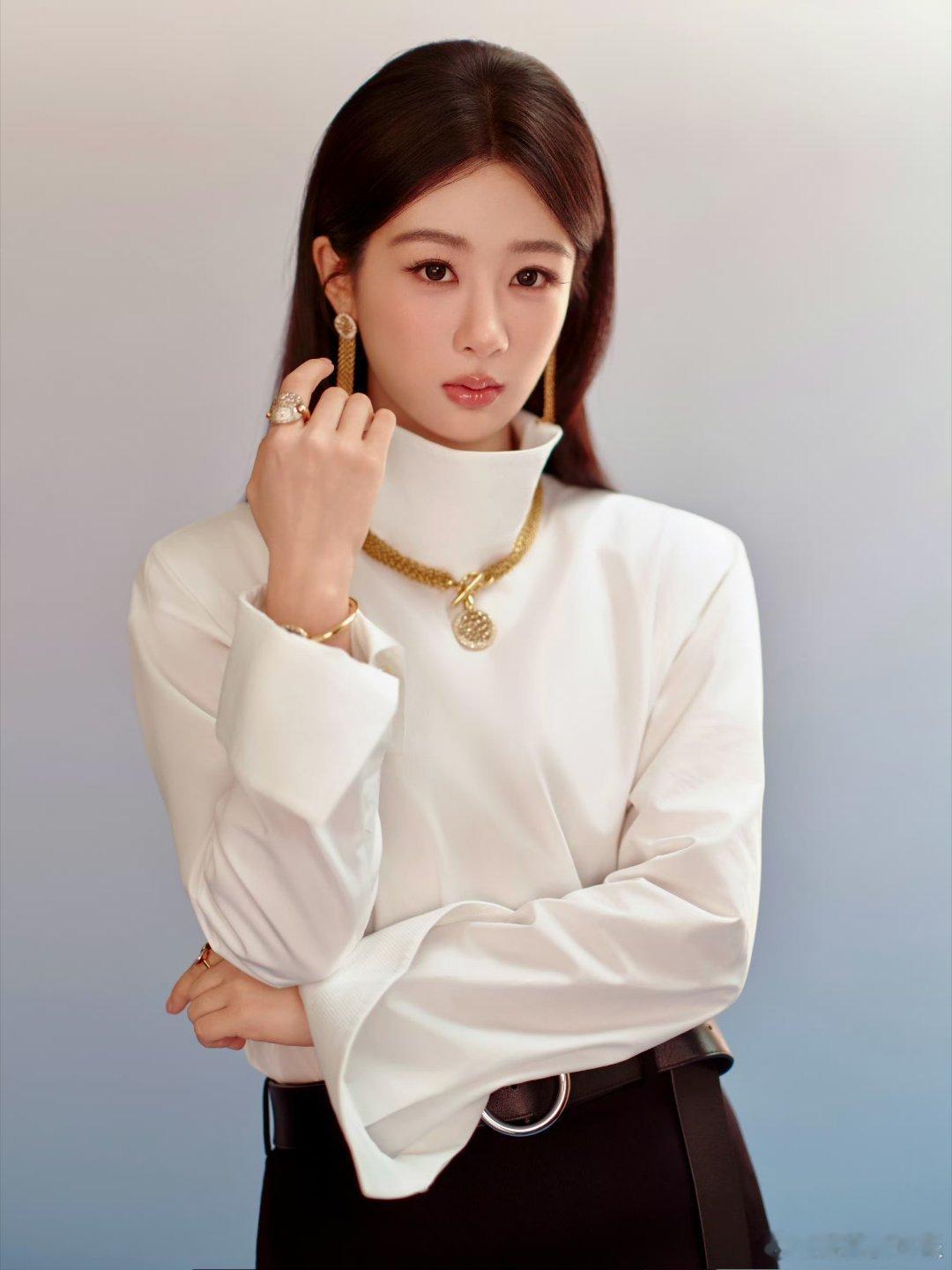 金鹰奖出图杨紫这套比昨天好看，简约大气 ​​​