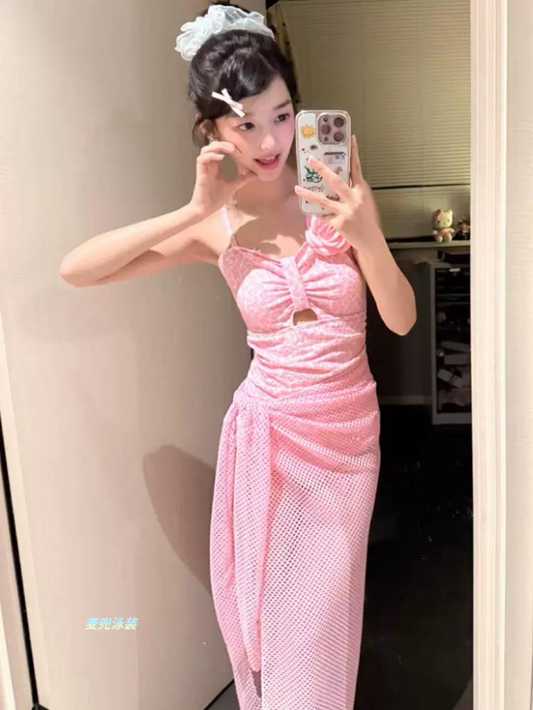 一眼沦陷💘 自带氛围感的多巴胺系泳衣去海边,泳衣怎么选? 超美泳衣纯分享 海边