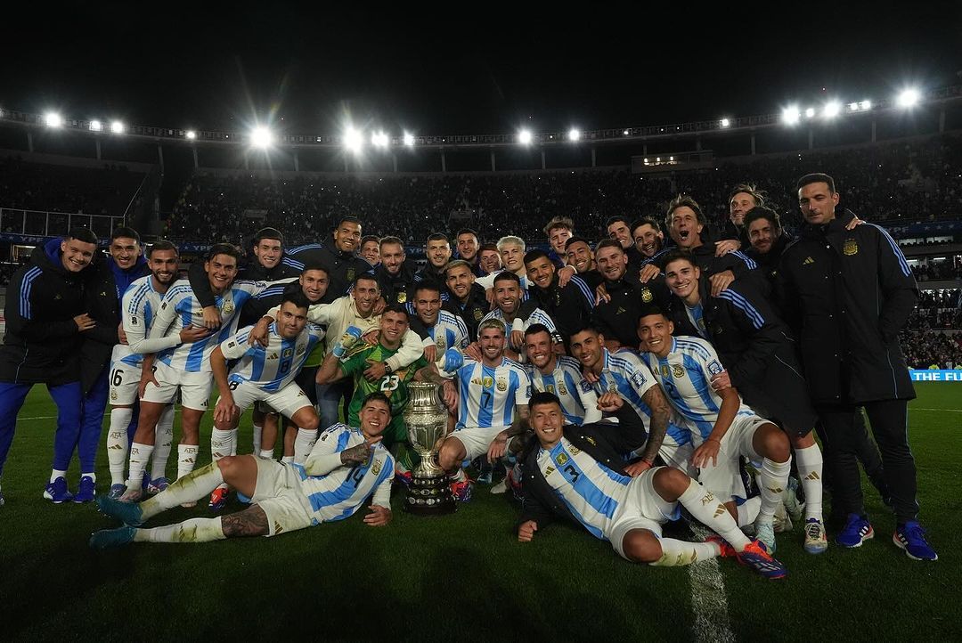 🚨据跟队记者埃杜消息：🇦🇷阿根廷国家队将在与委内瑞拉比赛前几天在迈阿密集训