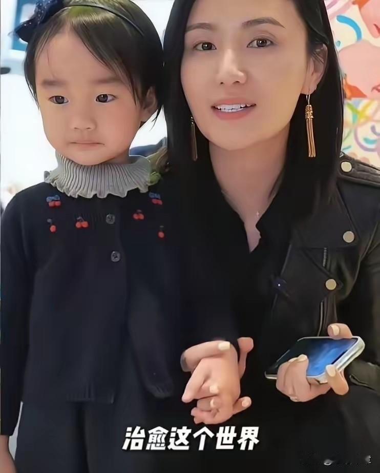 这个家，不是你想的那样，姐妹情让人红了眼眶

李嫣啊，她每周都要飞北京，那个劲头
