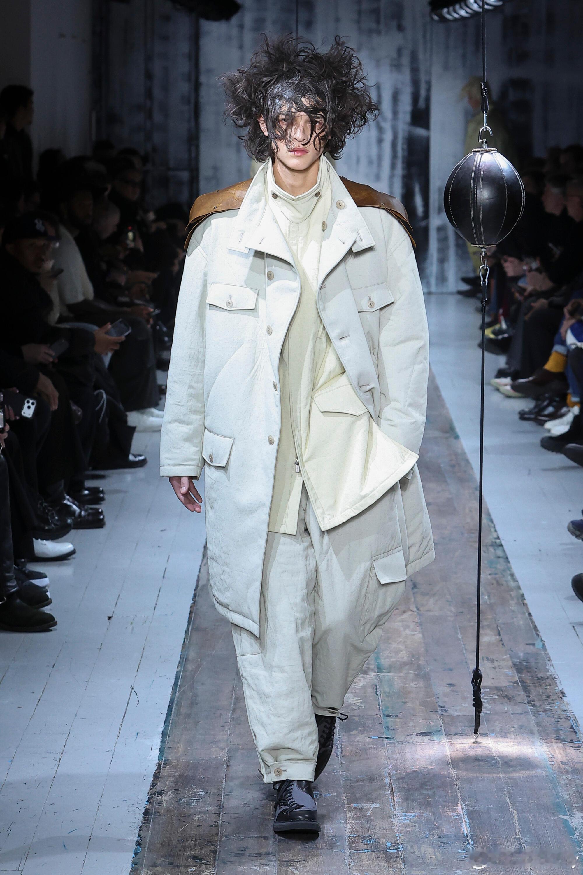 Yohji Yamamoto 2026秋冬男装：Let it all out，温