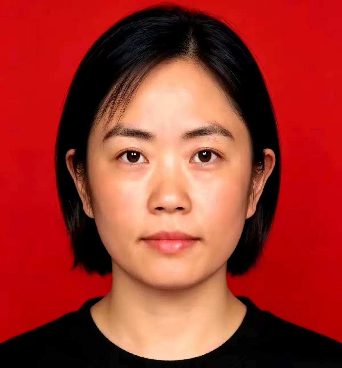 一个搞了20年军工、肩膀上扛着大校军衔的空军女高工，退役后应该过啥日子？在城里拿