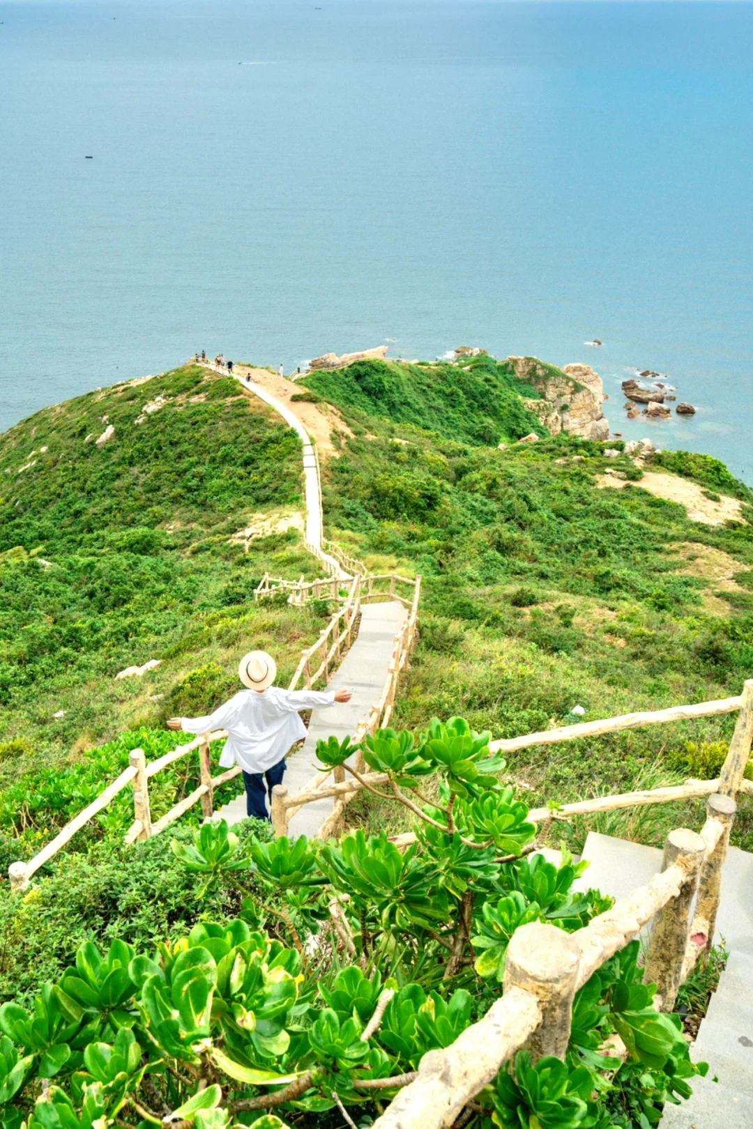别问了⁉️就在深圳，出门就是海边和沙滩🏖️