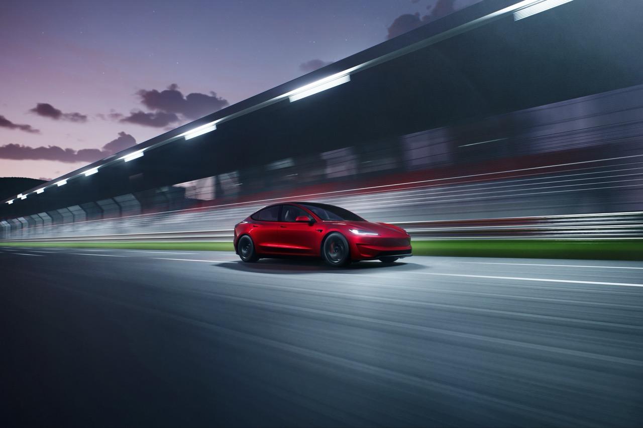 4月24日，全新Model 3高性能版正式登陆特斯拉中国官网，预售价33.59万
