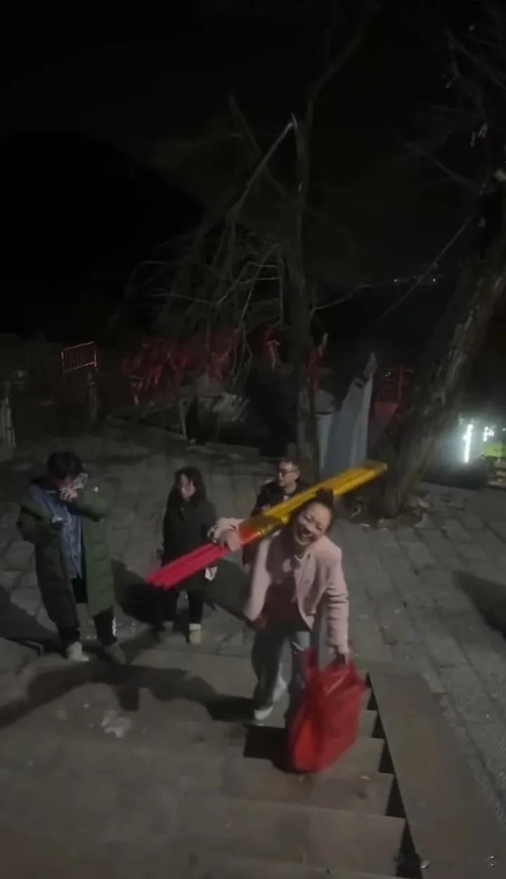 佛祖：施主请回吧，您的愿望太大我们实现不了