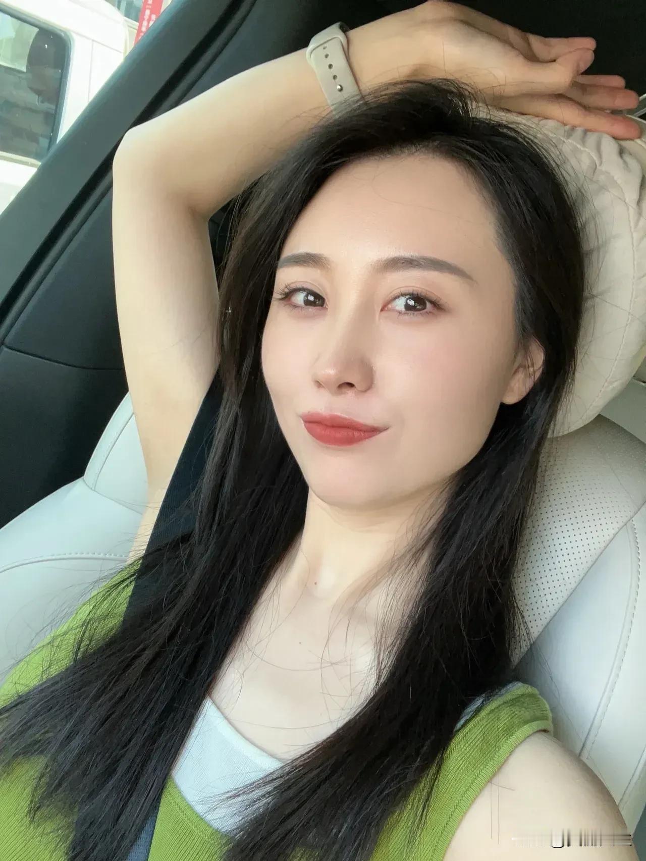 窑烤的披萨和烤鸡算是吃上了，可惜来迟了窑烤面包没有了！这里挺合适约会的，和另一半