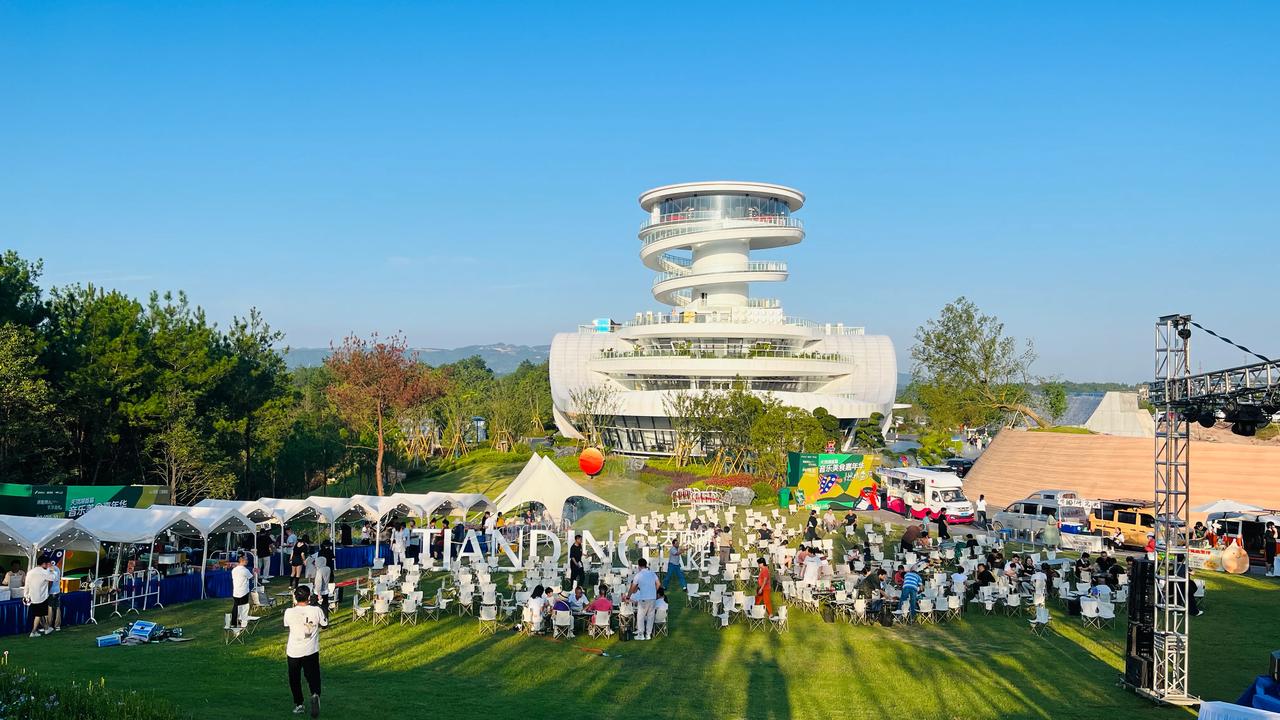 #记录我的周末生活# #手机记录好风景# #＃随手拍张照＃# 文成天顶湖国际旅游