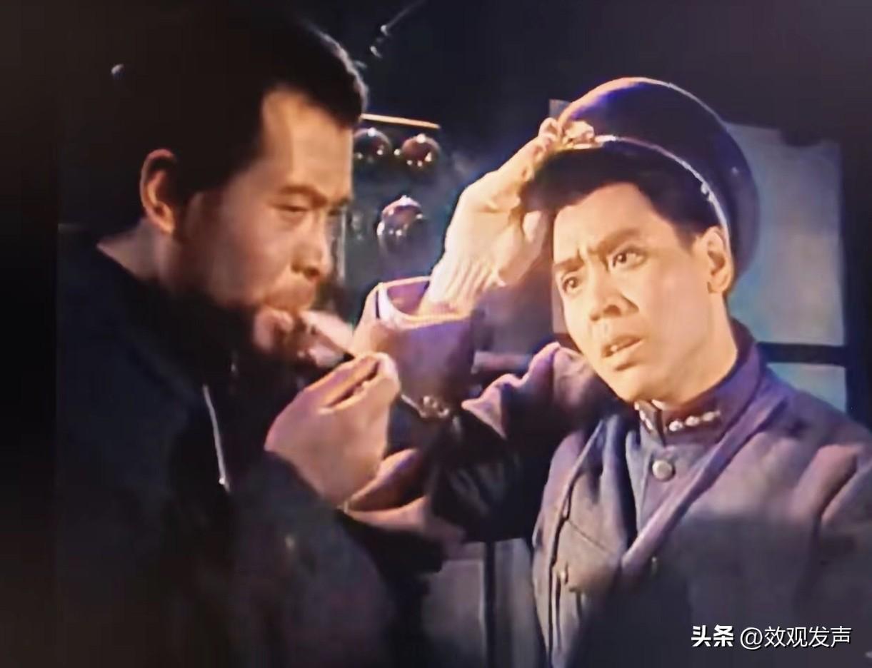 两位老戏骨在这部电影中的表演，真称得上是一绝！他俩一正一反的角色碰撞，就像火星撞