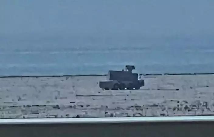 美军第五舰队司令部靠中国防空系统撑伞，这画面够讽刺的。

巴林美军基地附近出现几