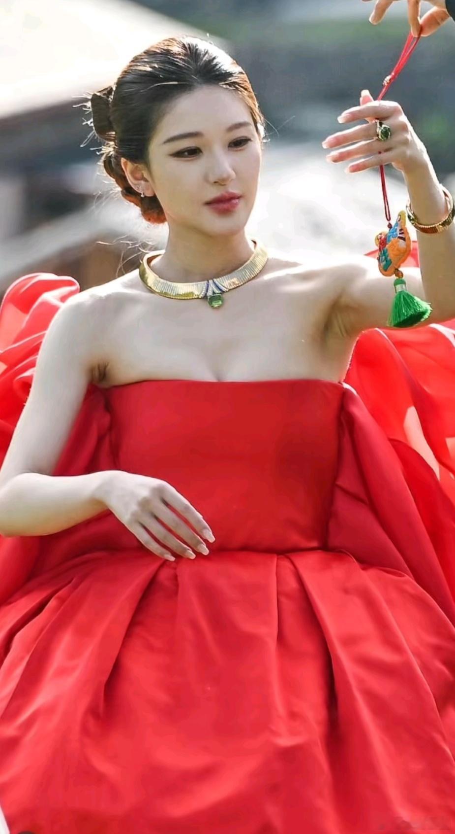 赵露思这次VOGUE造型怎么样 