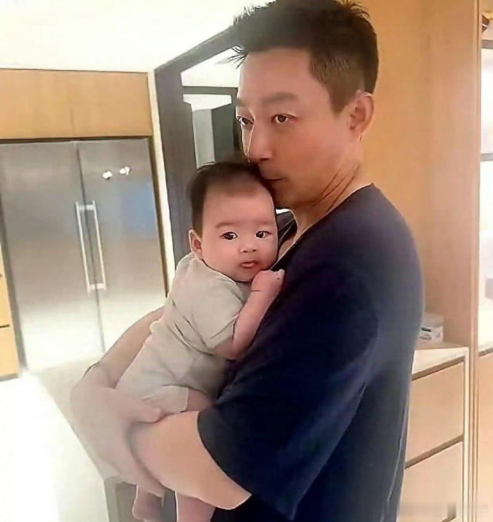 马筱梅百日宴所以汪小菲才是人生赢家呀，大S给他生了一儿一女，马筱梅又生了个小儿子