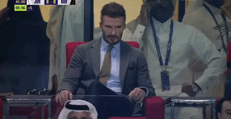 贝克汉姆来香港搂钱，去卡塔尔为热爱，但是心情似乎很一般。[笑哭]有时间满亚洲飞，