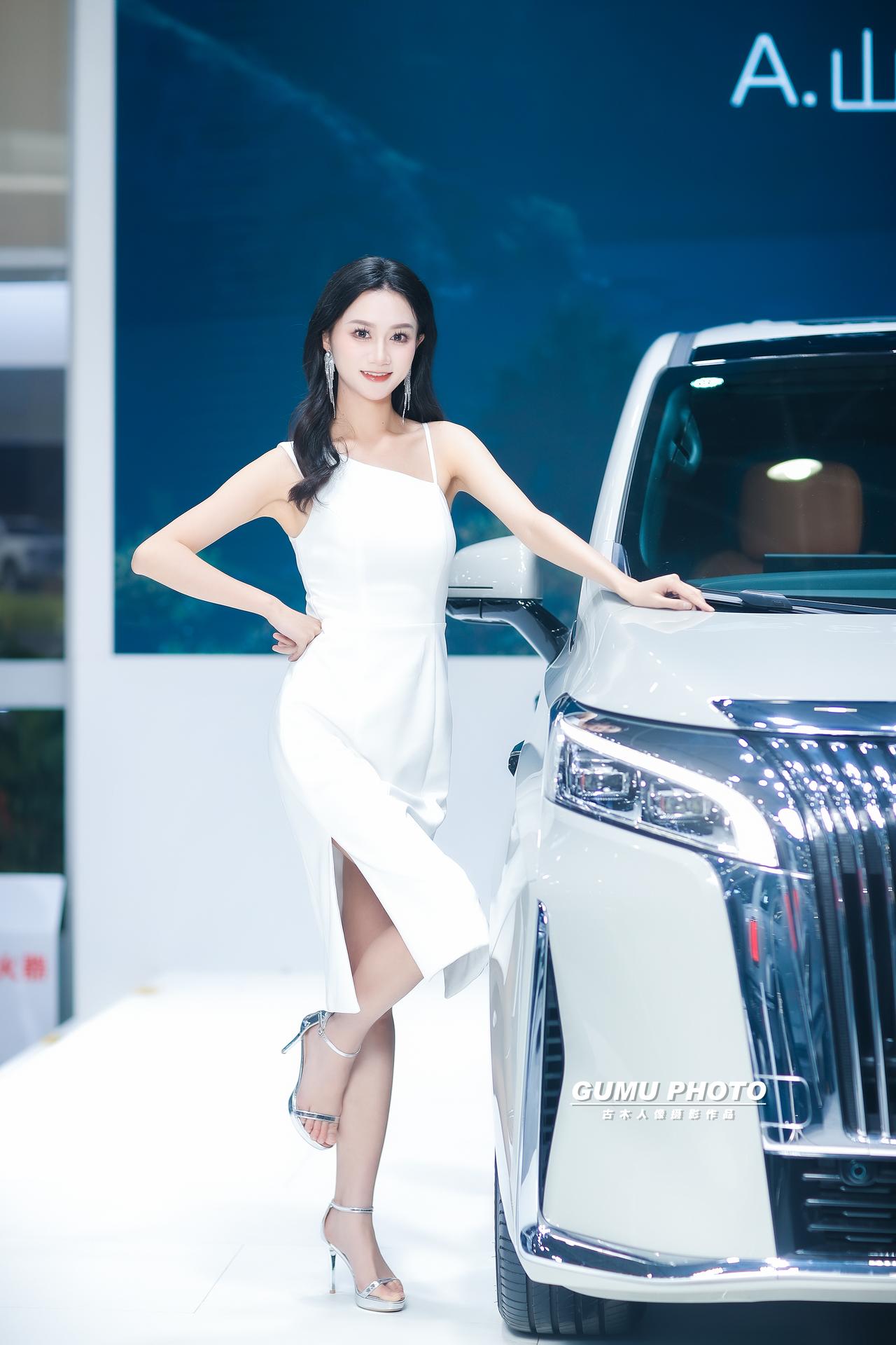 2025贵阳汽车文化节长城展台模特小姐姐