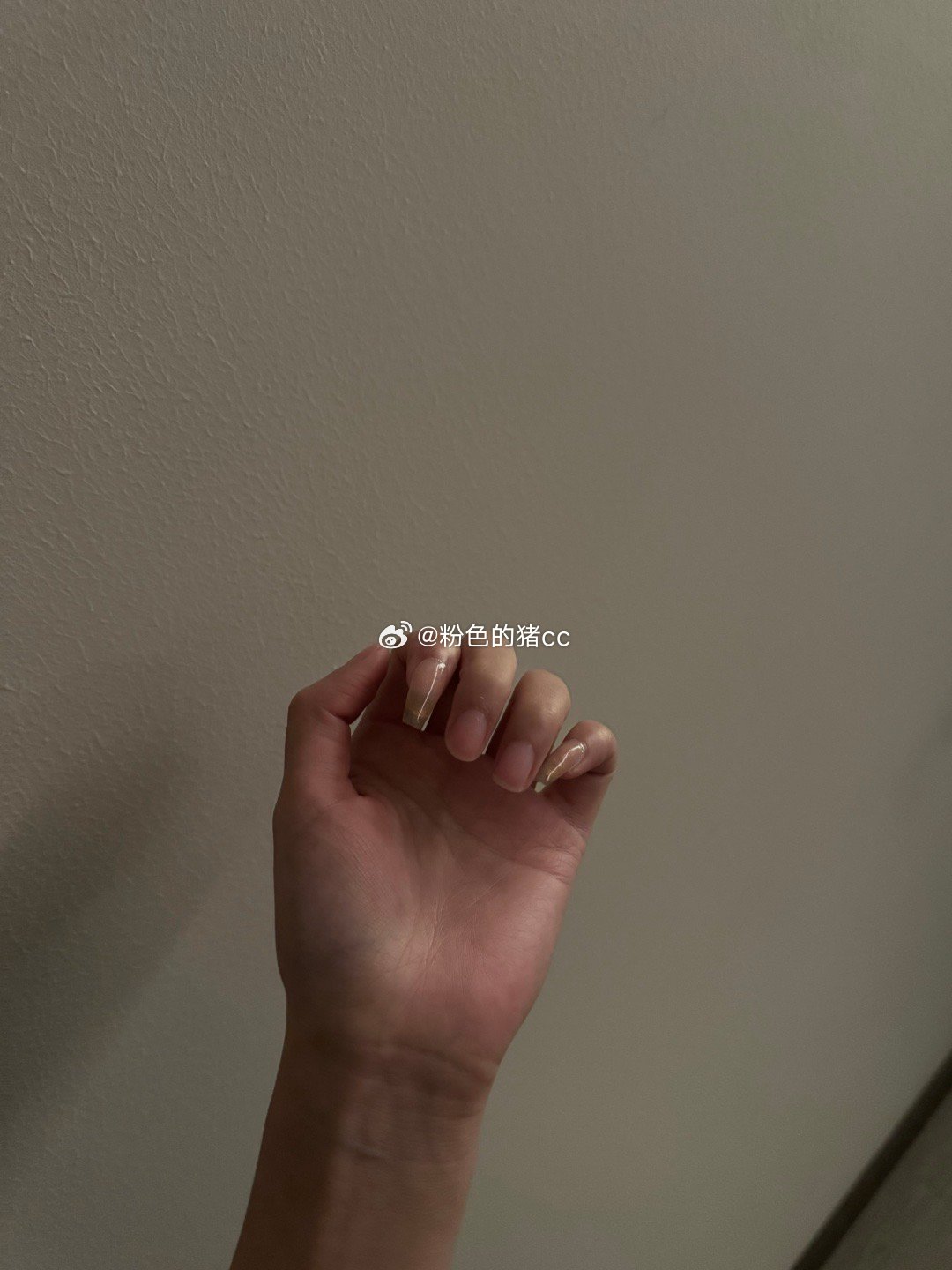 擦pg 的时候吧贴的甲片擦掉了，我一起来，马桶把甲片冲走了[泪][泪][泪] 长