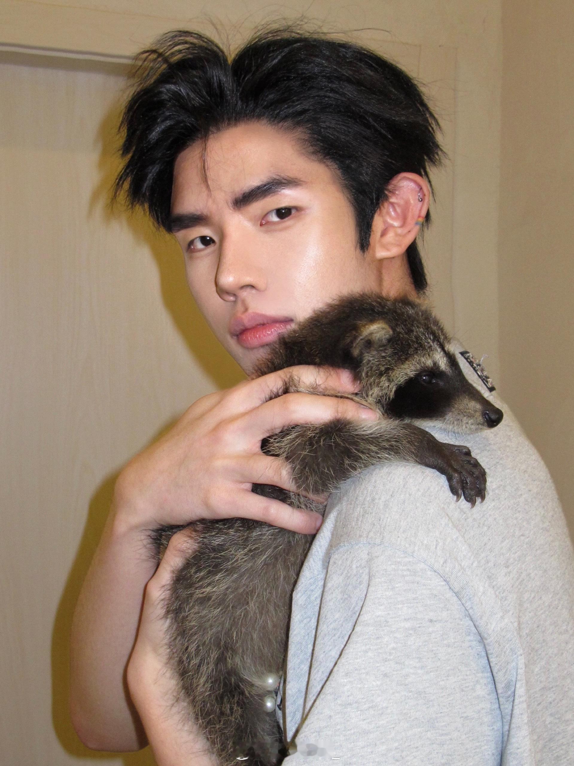 你是第一个敢尿我的🦝 ​​​