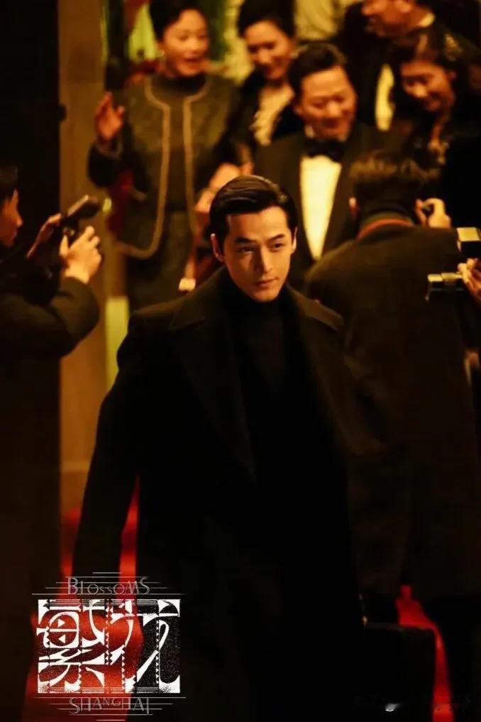 我同事：胡歌一部《仙剑》、一部《琅琊榜》都能保他一生荣华富贵了！

我：那你看了