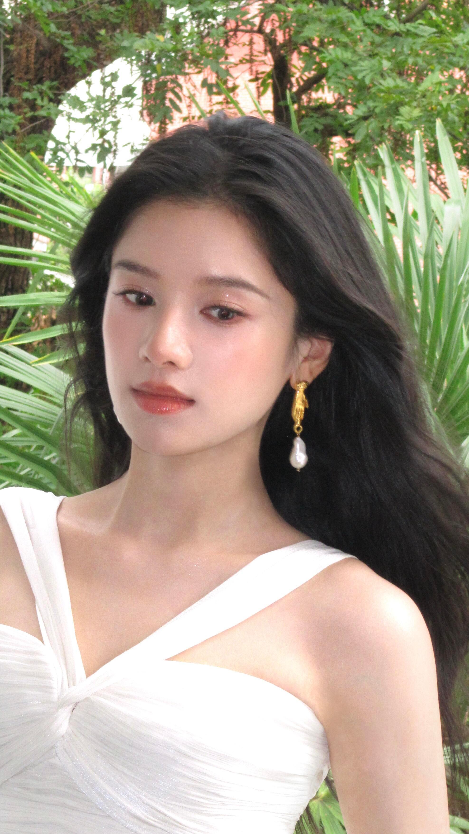 从油画里走出来的家仪[捂嘴哭]张婧仪白裙ccd ​​​