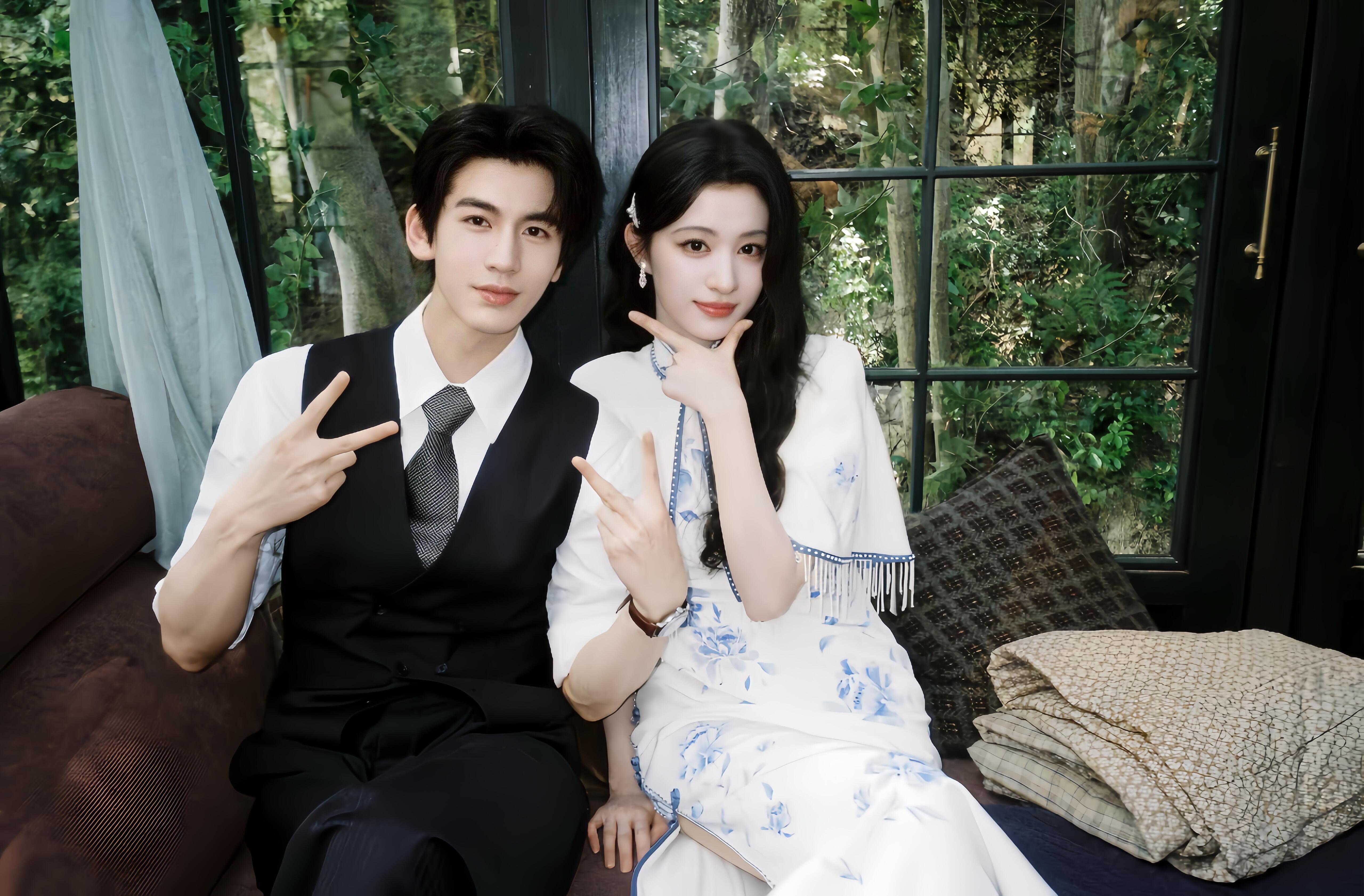 张凌赫王楚然这一秒过火胶片慕容清峄&任素素情人节快乐！期待过火早日播出！这一秒过