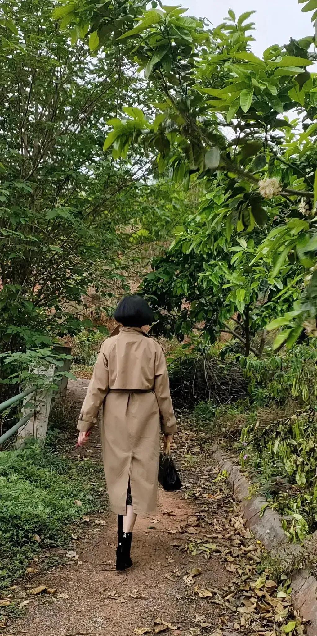 终有一天，我将举杯，敬一敬我的冲撞，敬一敬我的孤勇，还有我秉直脾性，以及我的泪不