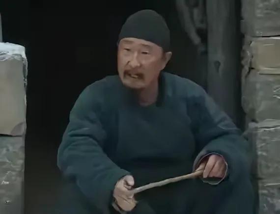 追剧《生万物》 林永健把一个抠门、算计的农民封二演活了！       林永健，硕