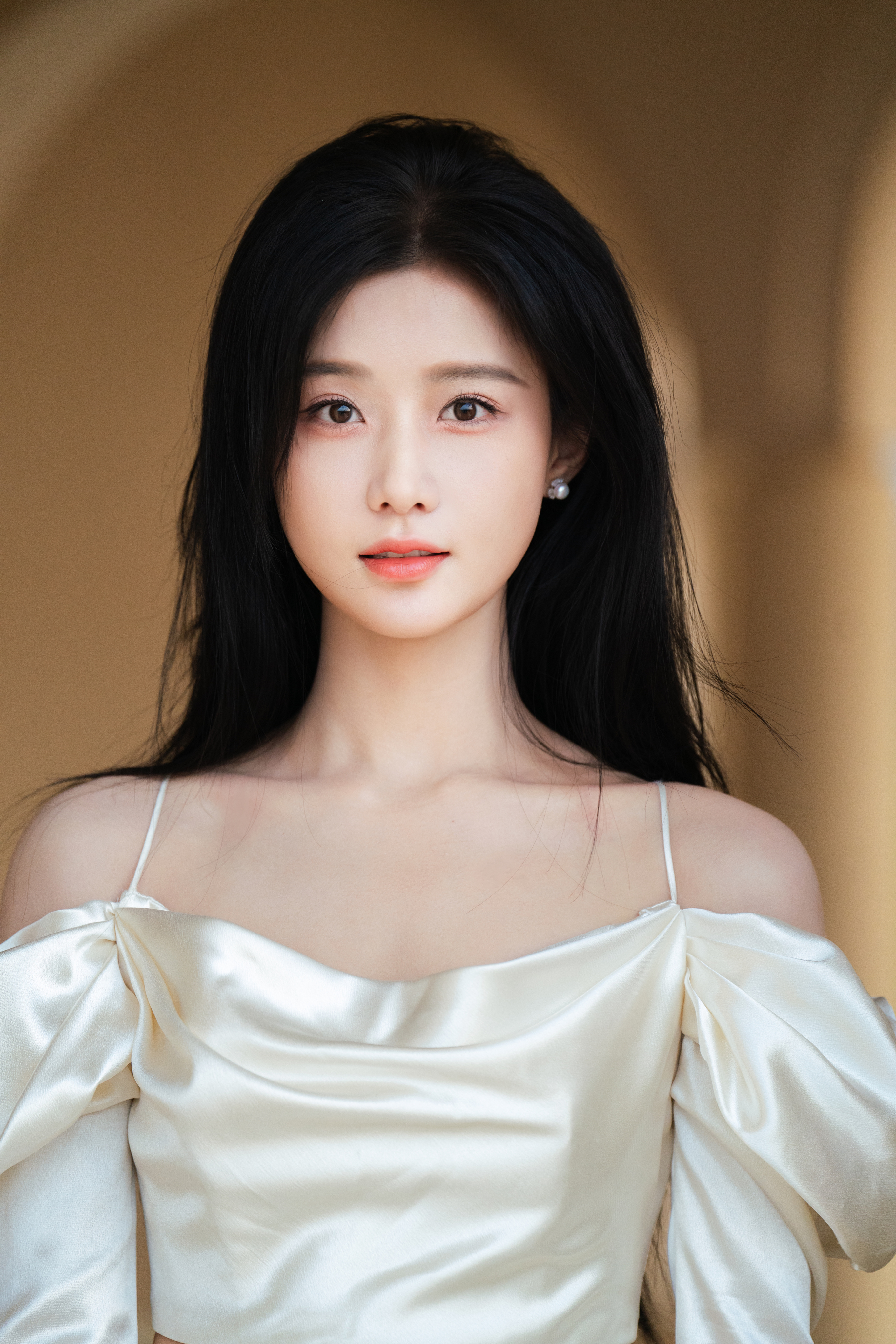 陈意涵  优雅与自信的完美融合，尽显女性优雅魅力。 ​​​