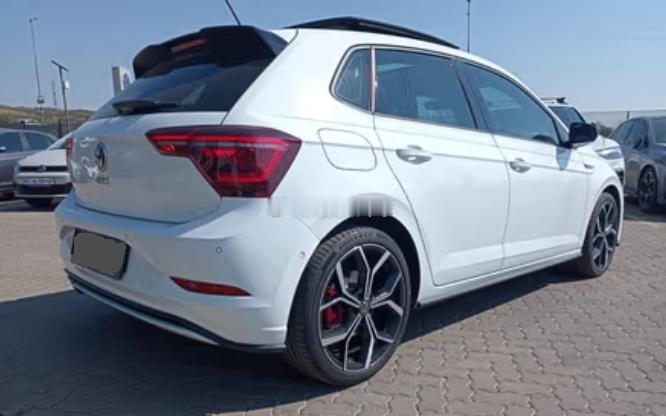 POLO的GTi，这玩意装备了147Kw的2.0T汽油增压引擎，2024年在南非