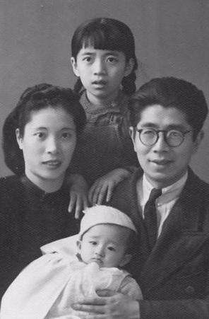 1945年，陈芝秀抛下年幼子女和丈夫常书鸿，跟下属私奔。多年后，与女儿在杭州相遇