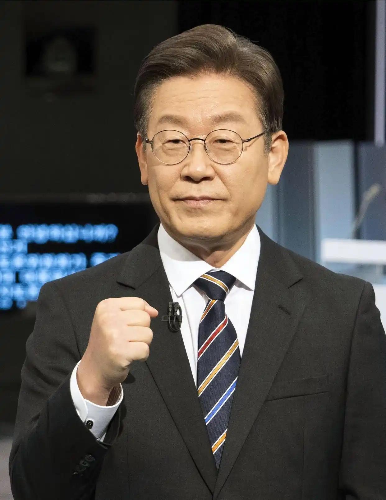 李在明访华为什么令日本紧张？

首先，李在明上台以来务实的处理中韩关系，坚持“一