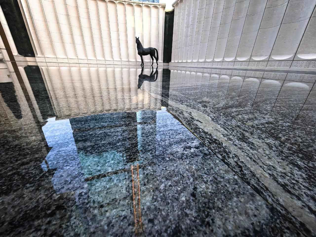 专门来看惦记已久的地下车库抬高项目：大家咏印明庐。
安琪儿的几个地块是杭州楼面价