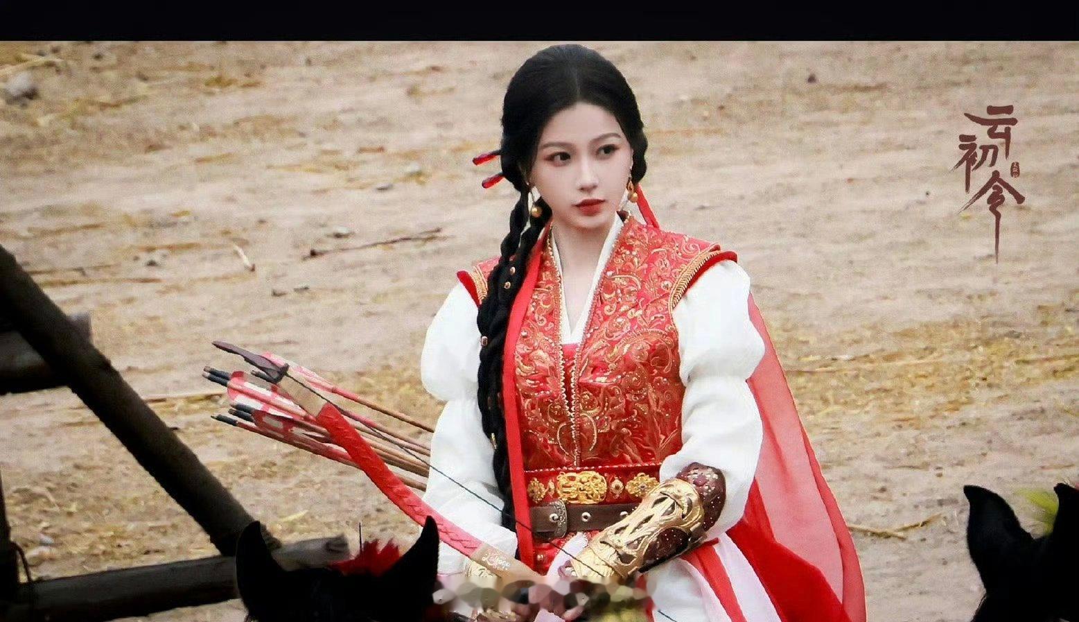 虞书欣《云初令》红衣骑马路透！好飒好酷！