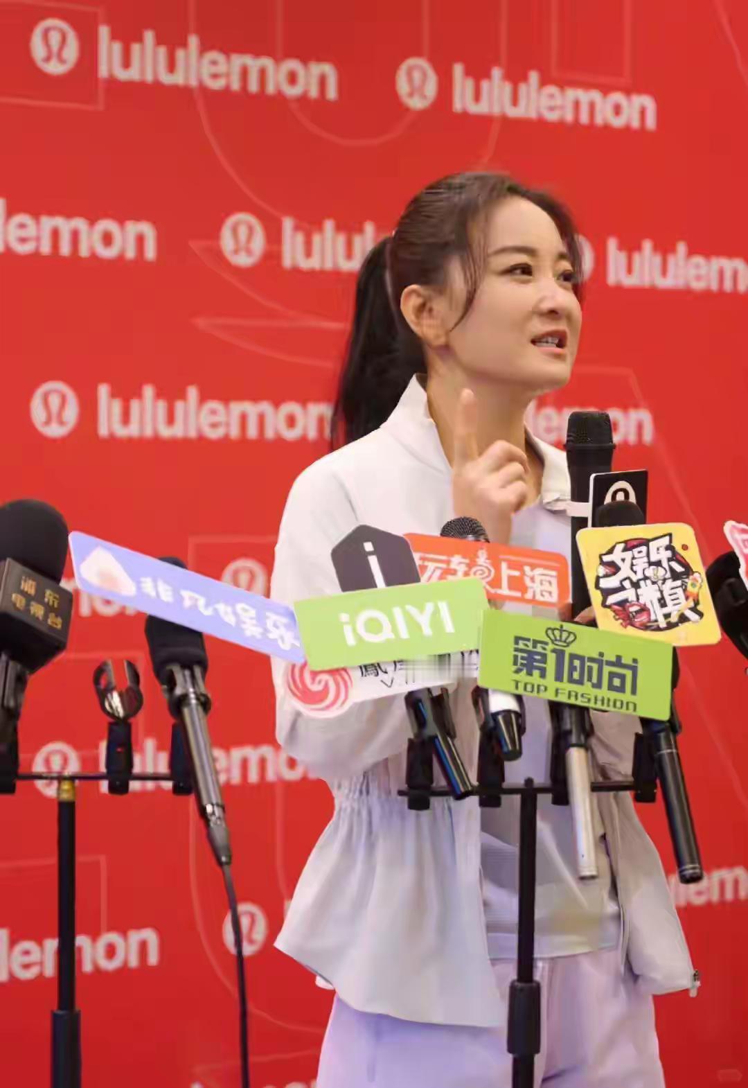 贾玲变了，不是因为变瘦了，而是她变得越来越漂亮了[比心][比心][比心]