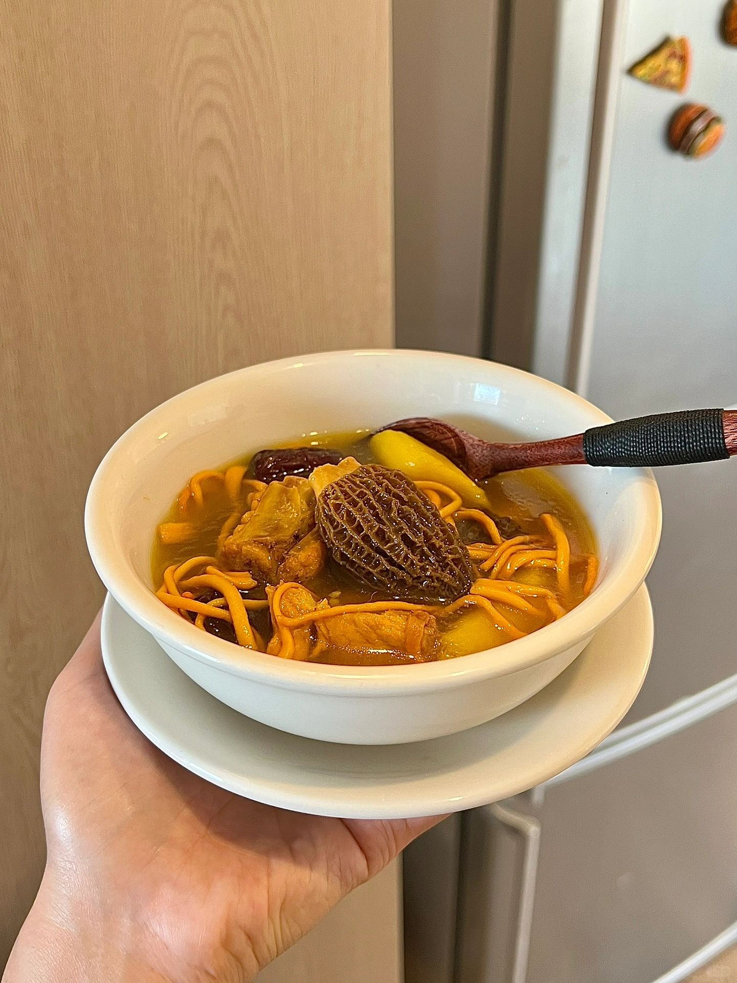 降温的周末煲个靓汤🥣排骨羊肚菌鲜汤