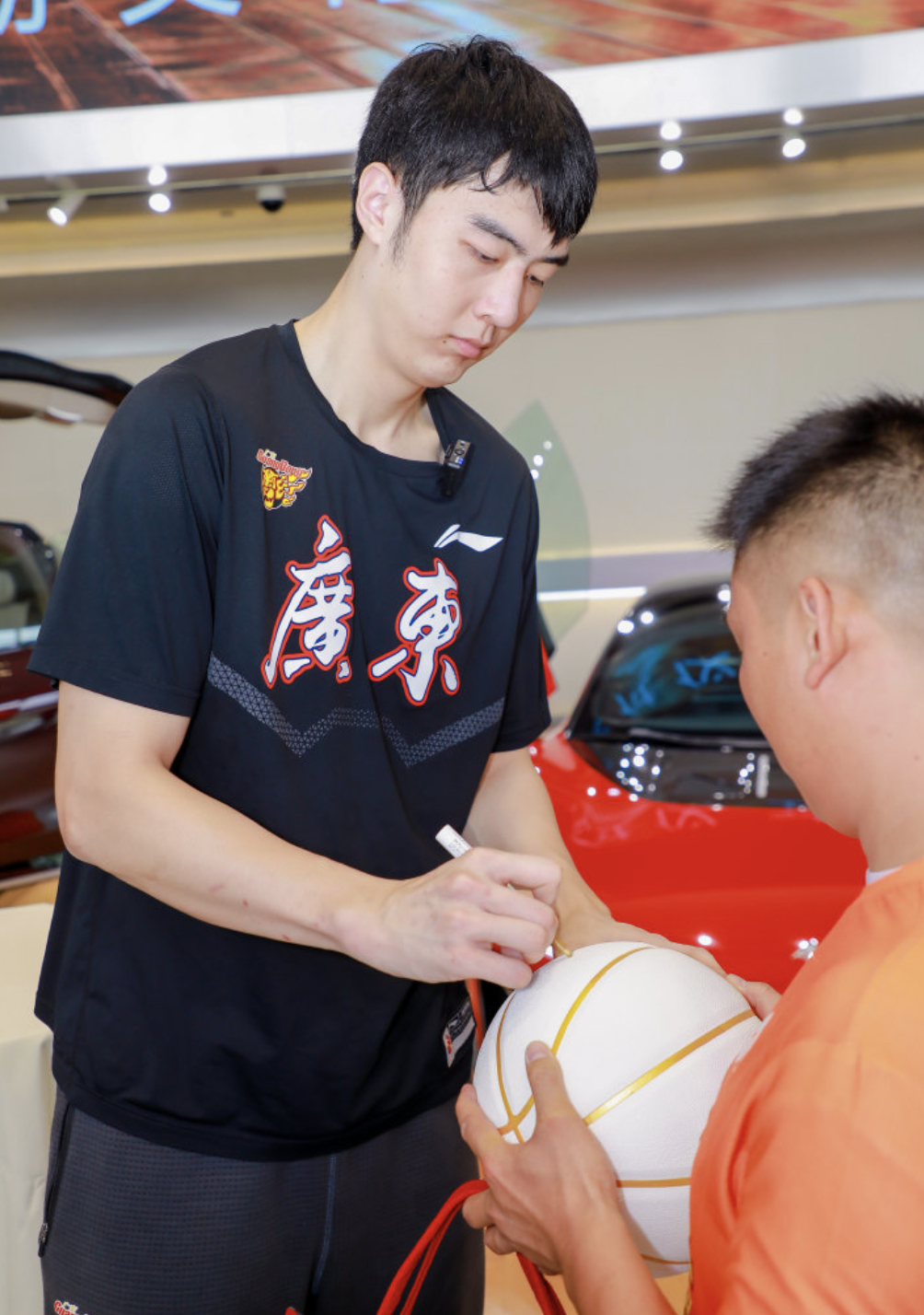 #张明池出席昊铂最佳队友交车#昊铂信守承诺，最佳队友激励交付仪式完美收官。虽周琦