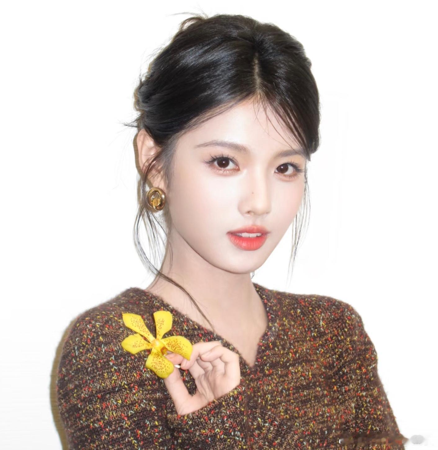 艾米好美，就是很干净舒服的感觉，长开了狠狠拍戏，灵的我心动 