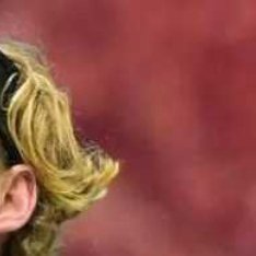 北京时间4月11日，据德国天空记者普莱滕贝格的最新报道，拜仁慕尼黑正认真考虑引进