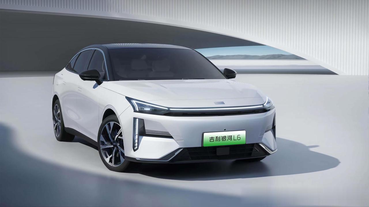 吉利银河发布全新车型：L6，定位紧凑型轿车，新车将搭载新一代雷神插电混动系统，并
